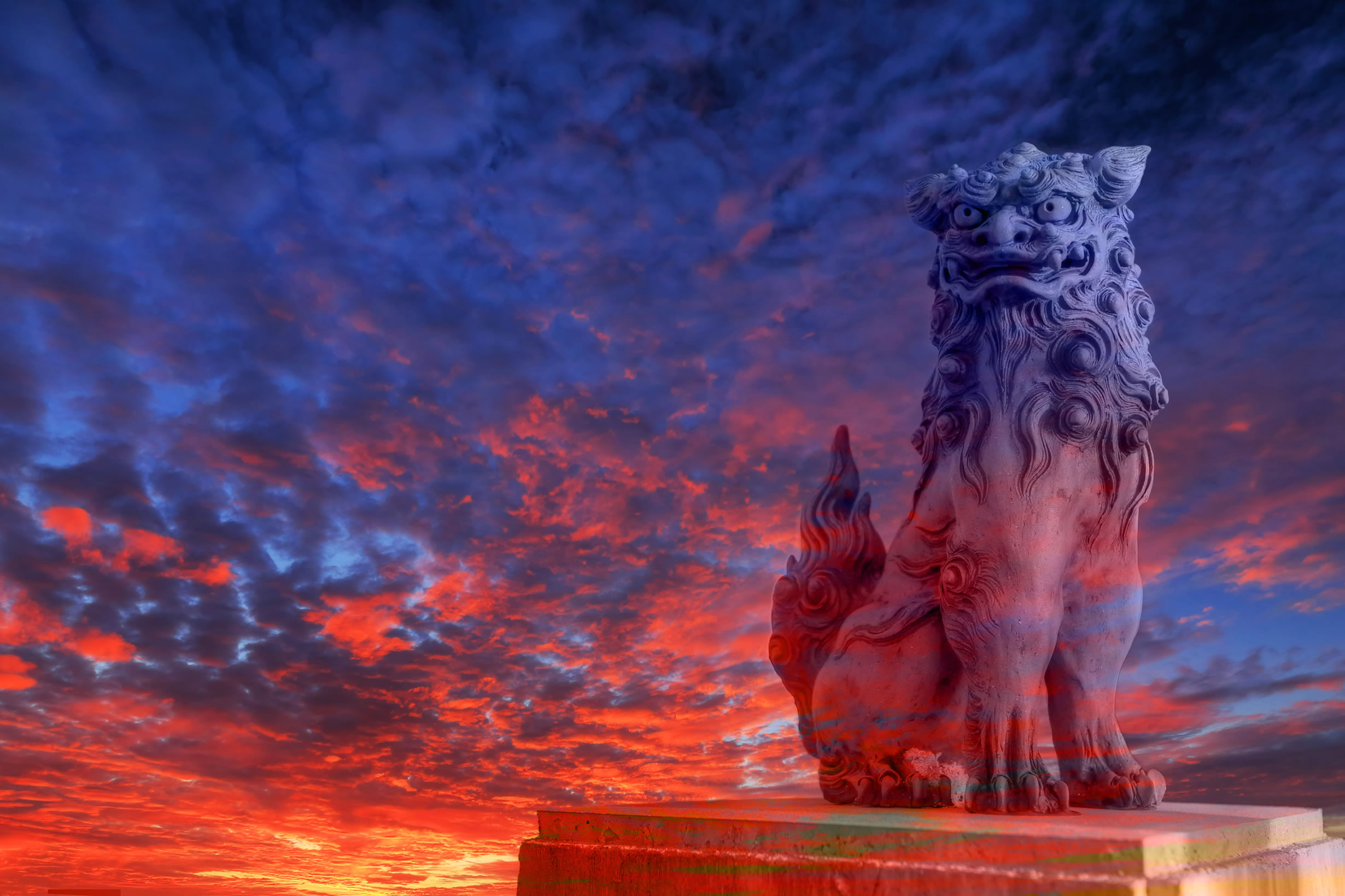 燃えるシーサー